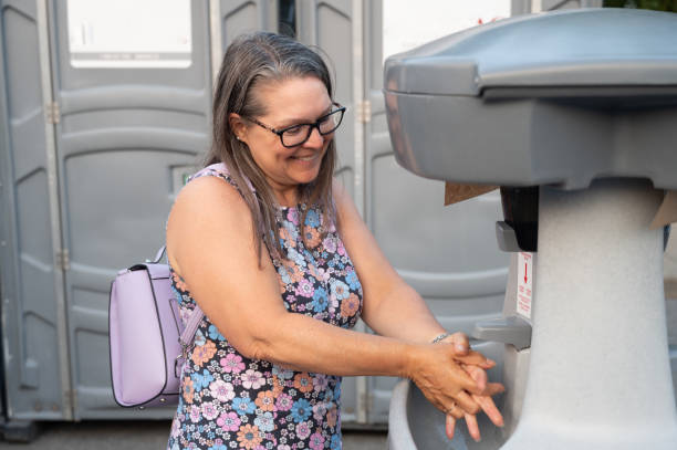 Best Luxury portable toilet rental  in Belington, WV